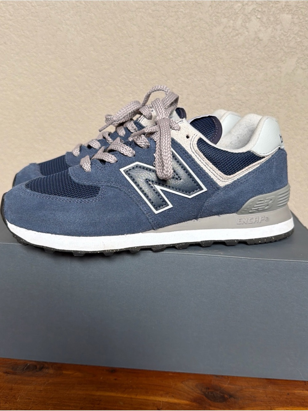 New Balance 574 Ladies Size 8 Blue/ White Atheletic Shoes